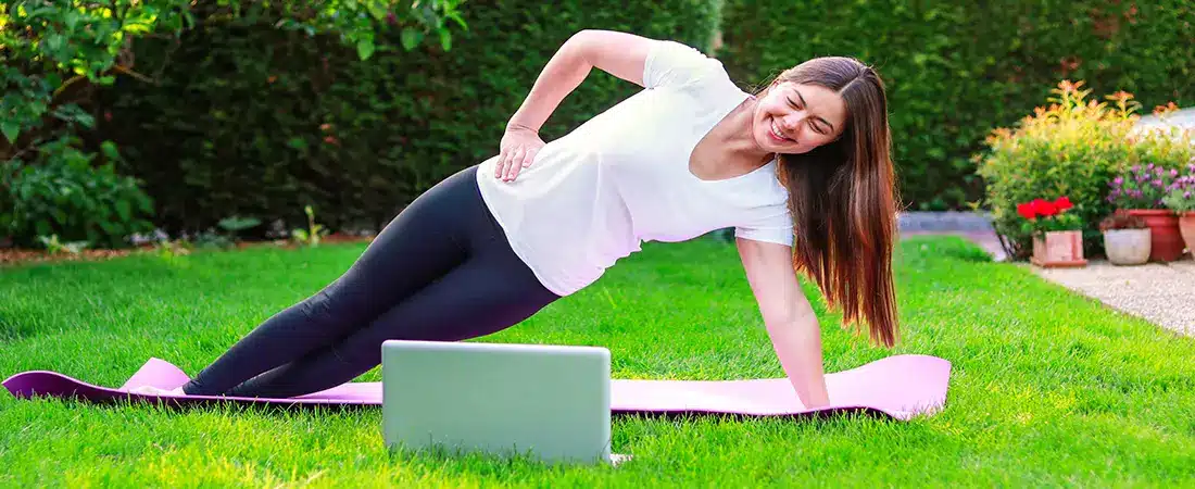 online yoga personal trainer show how to work out with the right way
